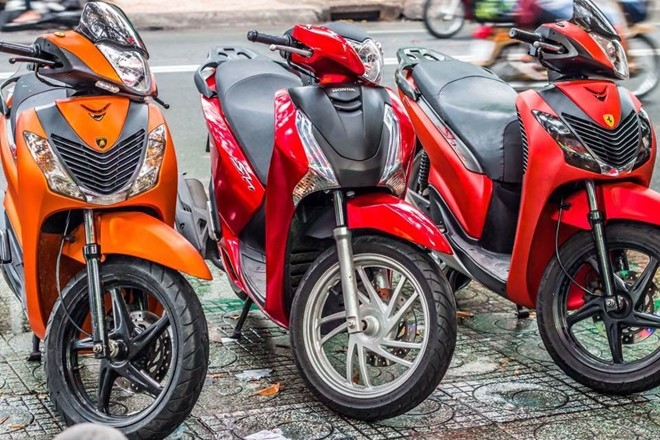 Loat Honda SH doi mau bang decal o Sai Gon hinh anh 13