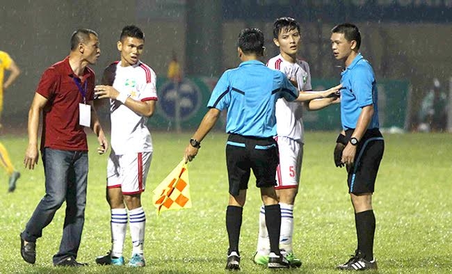 Phùng Đình Dũng, Hà Anh Chiến, Trọng tài, V-League