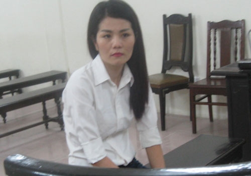 ba-me-2-con-ban-dam-gia-4-trieu-dong