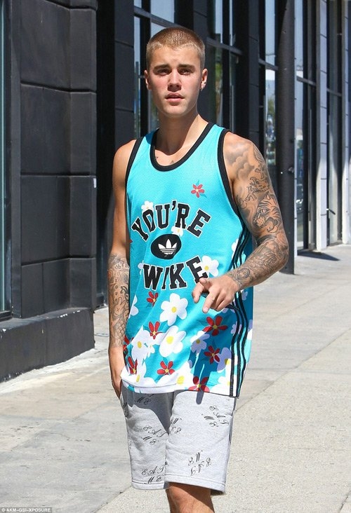 chiu choi nhu justin bieber thue nha 200 trieu/dem hinh anh 1