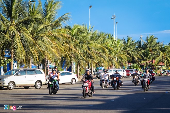 Hang tram xe phan khoi lon hoi tu tai Da Nang hinh anh 2