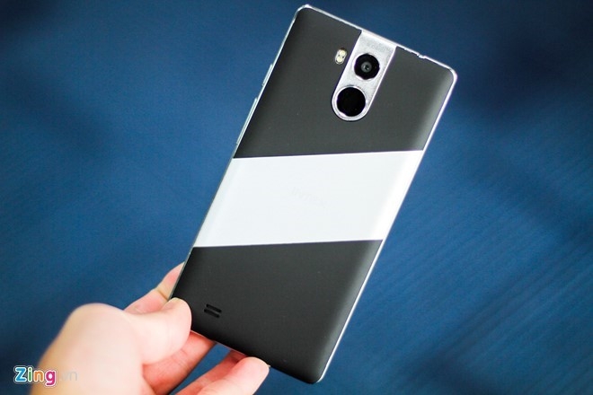 Loat smartphone cam bien van tay gia re moi ve VN hinh anh 2