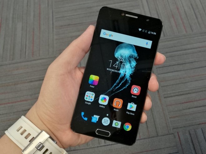 Loat smartphone cam bien van tay gia re moi ve VN hinh anh 3
