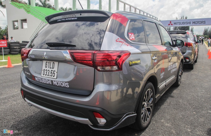 Chi tiet Mitsubishi Outlander vua ra mat tai VN hinh anh 4