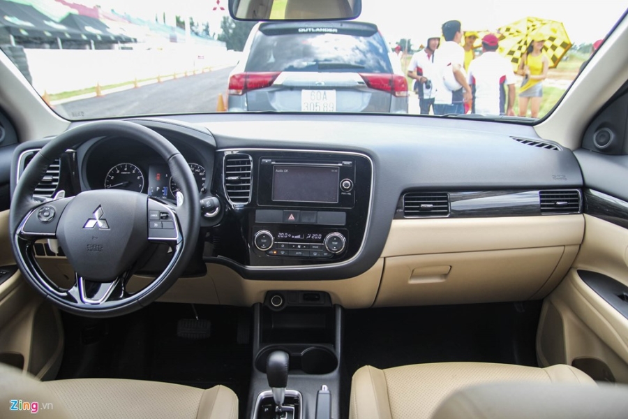 Chi tiet Mitsubishi Outlander vua ra mat tai VN hinh anh 10
