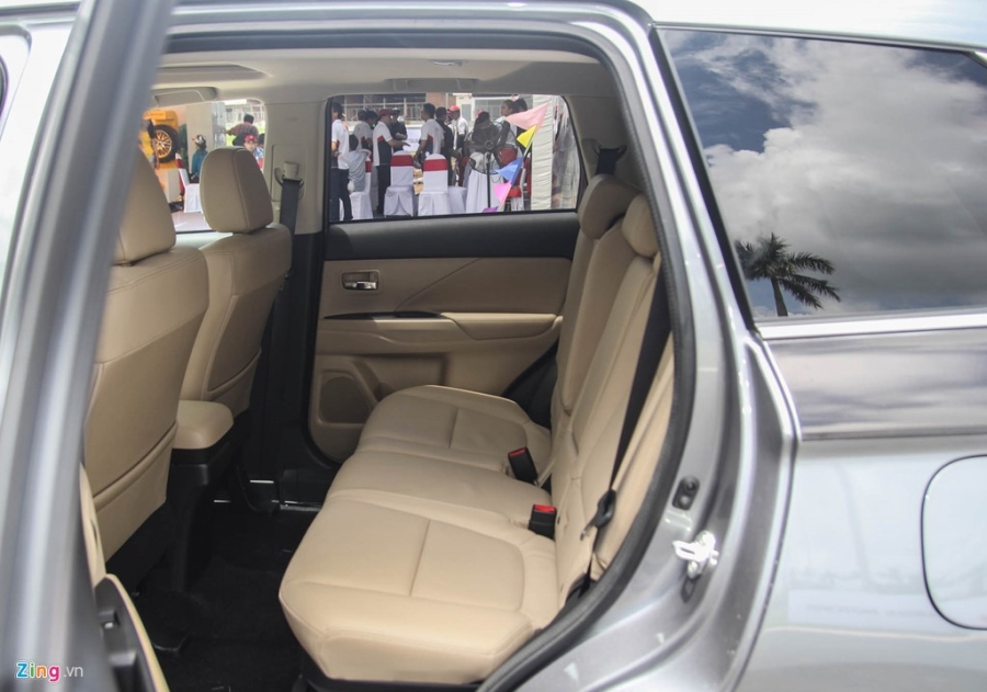 Chi tiet Mitsubishi Outlander vua ra mat tai VN hinh anh 12