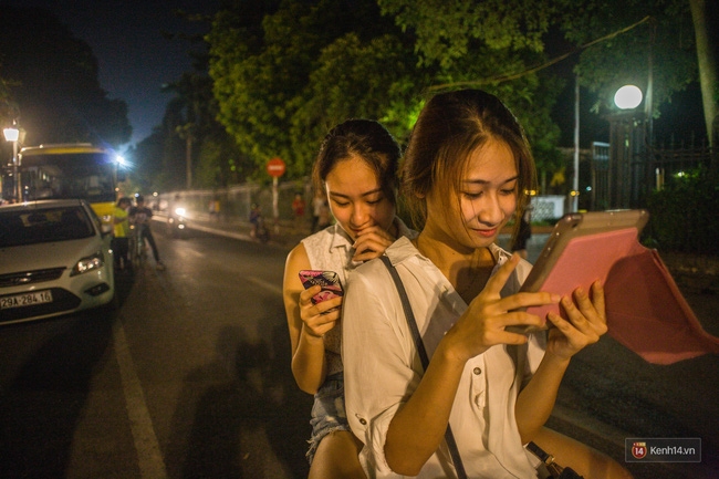 Mới mở cửa ở Việt Nam 1 ngày, người người nhà nhà đã rủ nhau bắt Pokémon GO ở khắp nơi rồi đây này! - Ảnh 18.