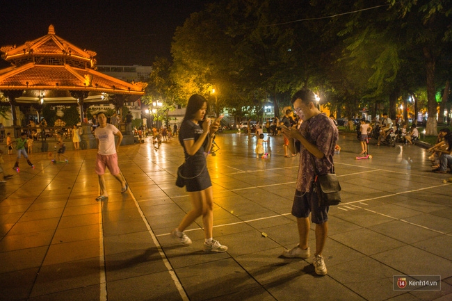 Mới mở cửa ở Việt Nam 1 ngày, người người nhà nhà đã rủ nhau bắt Pokémon GO ở khắp nơi rồi đây này! - Ảnh 20.