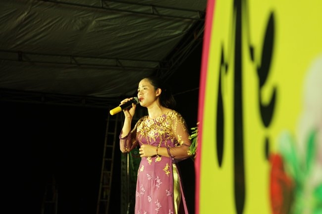 nhung hinh anh xuc dong trong mua vu lan bao hieu hinh anh 3