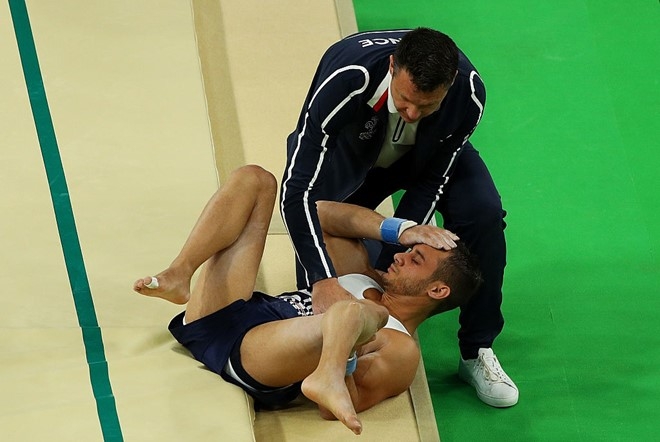 Pha gay gap chan cua VDV Phap tai Olympic hinh anh 5