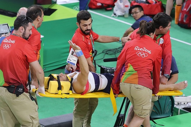 Pha gay gap chan cua VDV Phap tai Olympic hinh anh 8