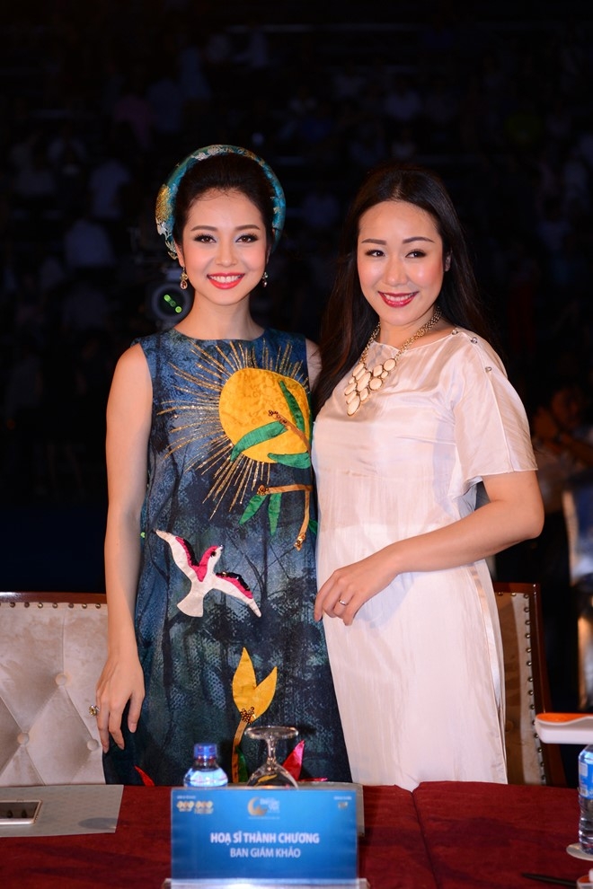 Tran Thu Ngan dang quang Hoa hau Ban sac Viet hinh anh 4