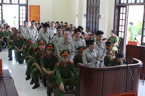 11-an-tu-hinh-cho-duong-day-van-chuyen-gan-800-banh-ma-tuy