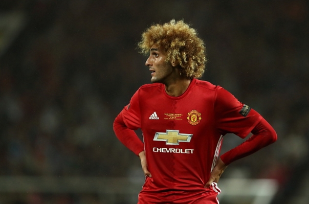 Fellaini duoi thoi Mourinho: Matic phien ban toc xu hinh anh 1