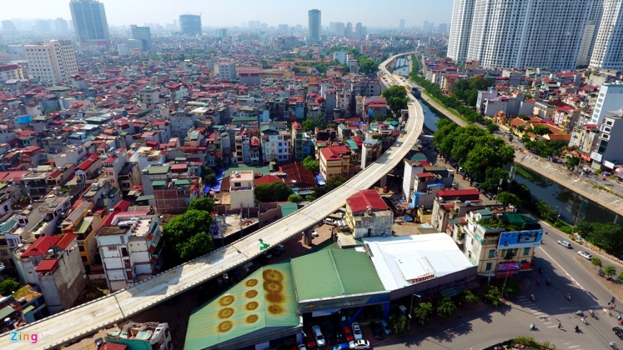 Hinh anh duong sat tren cao ngoan ngoeo xuyen thu do hinh anh 4