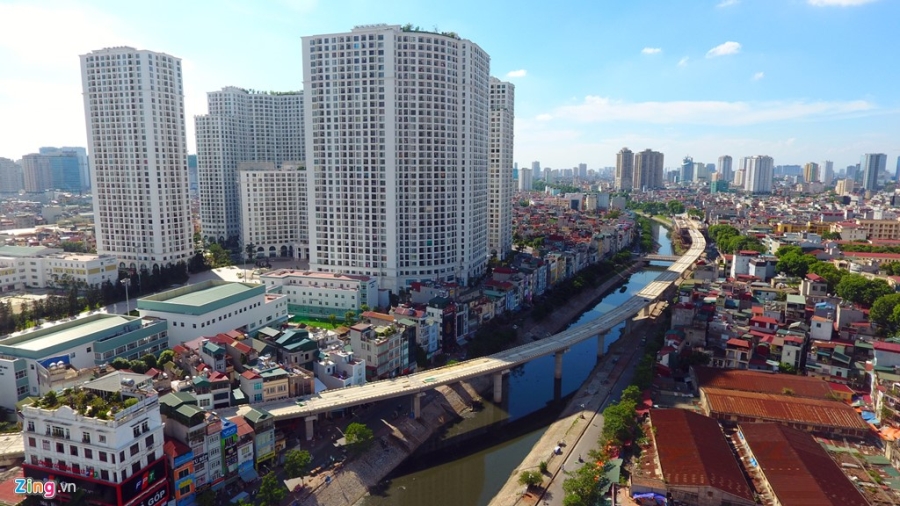 Hinh anh duong sat tren cao ngoan ngoeo xuyen thu do hinh anh 6