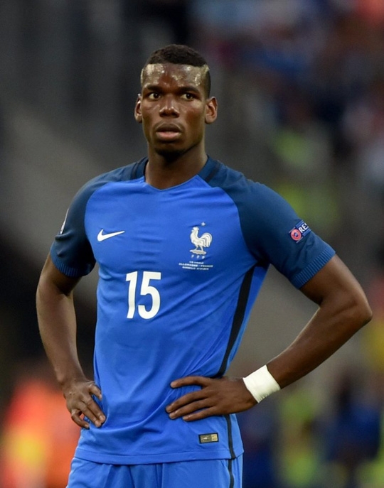 Pogba trong màu áo tuyển Pháp tại VCK Euro 2016