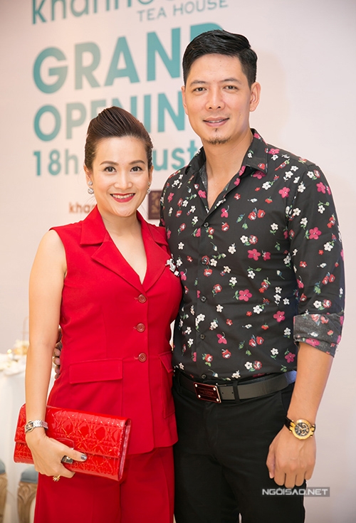 vo-chong-le-thuy-binh-minh-tinh-tu-di-tiec-1