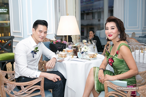 vo-chong-le-thuy-binh-minh-tinh-tu-di-tiec-7