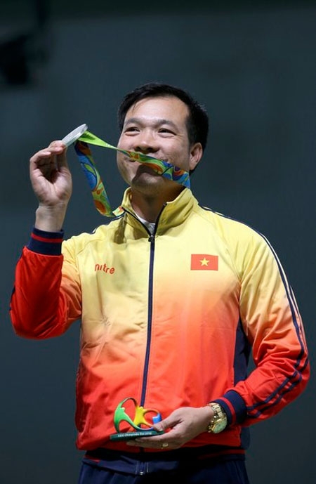 hoang-xuan-vinh-gianh-hc-bac-50m-sung-ngan-olympic-2016-page-2-1