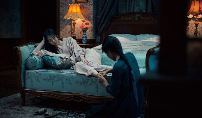 Các mỹ nhân châu Á gây chú ý với cảnh sex đồng giới