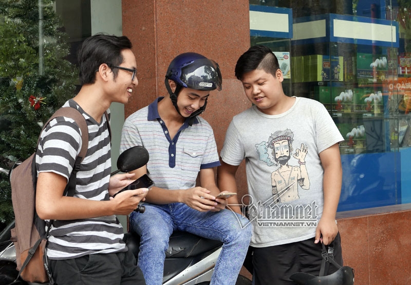 Pokemon Go, săn Pokemon, bắt Pokemon, game thủ, dừng đỗ sai quy định, sử dụng điện thoại khi tham gia giao thông