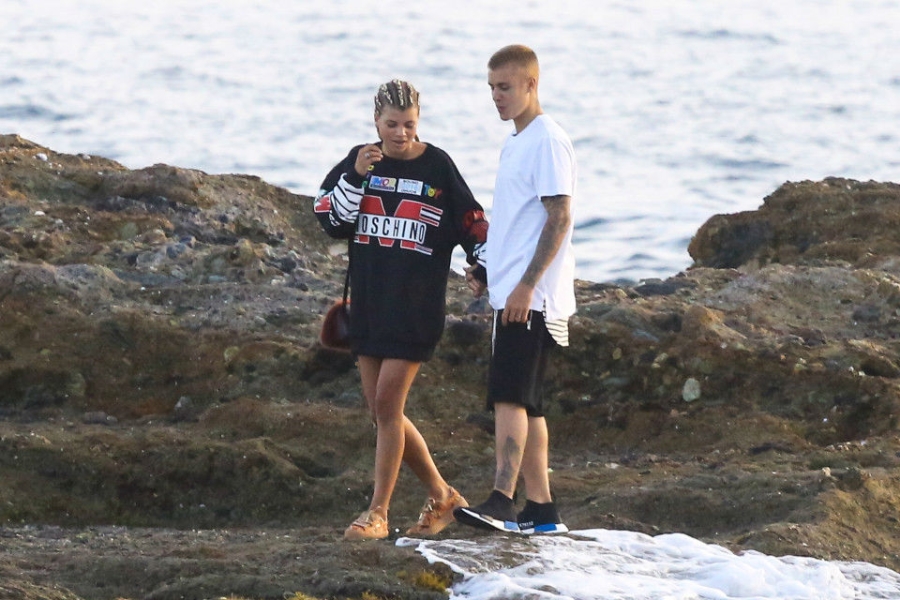 Justin Bieber bị nghi qua đêm cùng con gái danh ca Lionel Richie - 2