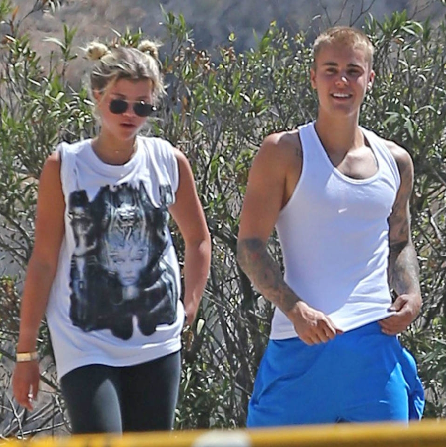 Justin Bieber bị nghi qua đêm cùng con gái danh ca Lionel Richie - 4