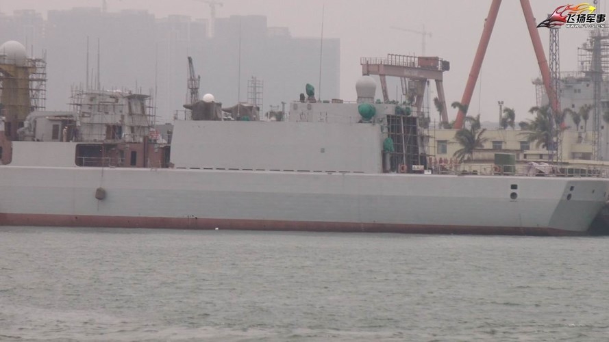 Nhan dien tau chien Type 051B Trung Quoc tung ra Bien Dong-Hinh-5