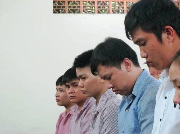 Nhom thanh nien lua hon 800 trieu qua mang xa hoi hinh anh 1