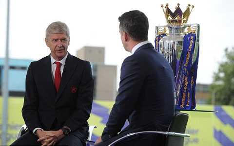 HLV Wenger trong cuộc phỏng vấn trước mùa giải