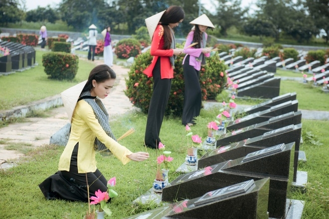 Dàn người đẹp Hoa hậu Việt Nam duyên dáng với áo bà ba