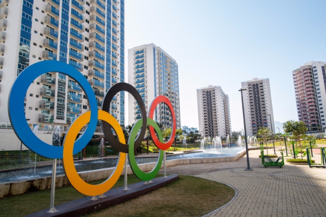 Olympic Rio 2016: Các đầu bếp quốc tế tận dụng thực phẩm thừa để nấu 5.000 suất ăn cho người nghèo đói mỗi ngày - Ảnh 1.