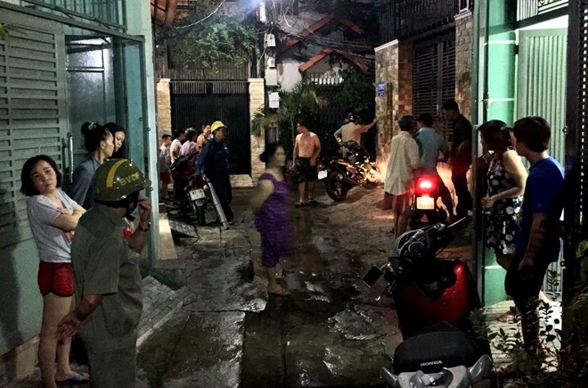 Cu ba bi liet nghi tu van bang xang o Sai Gon hinh anh 1