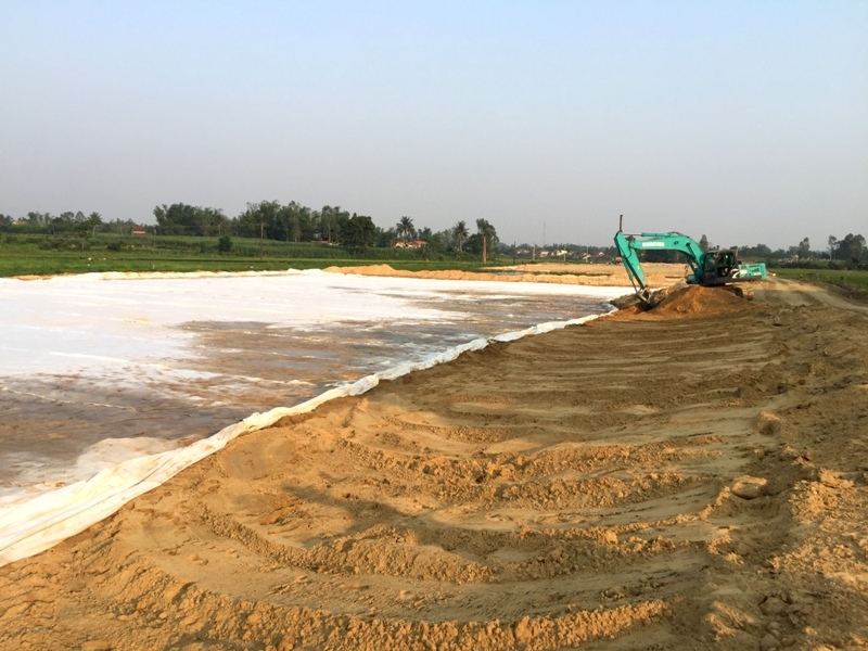 Lớp vải địa kỹ thuật thi công đoạn Bàu Sen. (Ảnh: VEC
