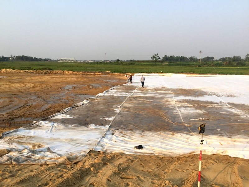 Lớp vải địa kỹ thuật thi công đoạn Bàu Sen. (Ảnh: VEC