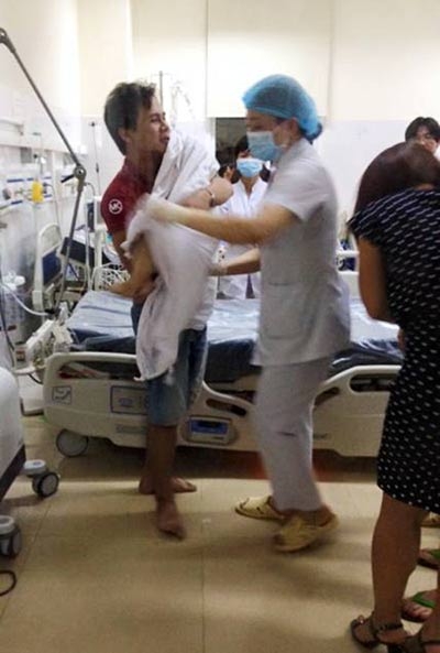 Đau xót bé trai 3 tuổi tử vong vì hóc hạt nhãn - 1