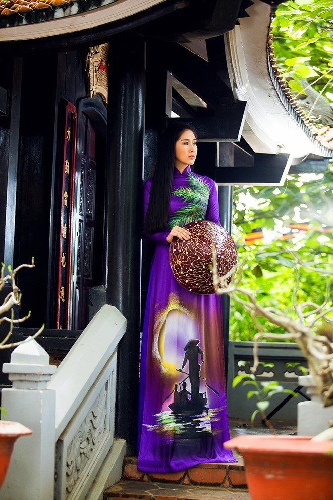 Le Phuong goi y mau ao dai dip Vu Lan hinh anh 4