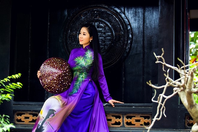 Le Phuong goi y mau ao dai dip Vu Lan hinh anh 7