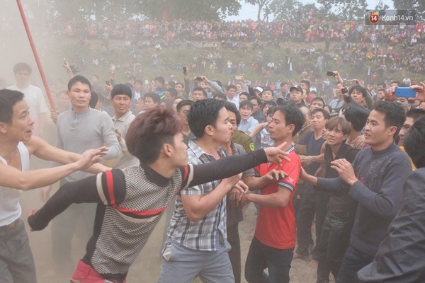 tranh cướp, cướp lộc, lễ hội, rằm tháng bày, thói xấu người Việt