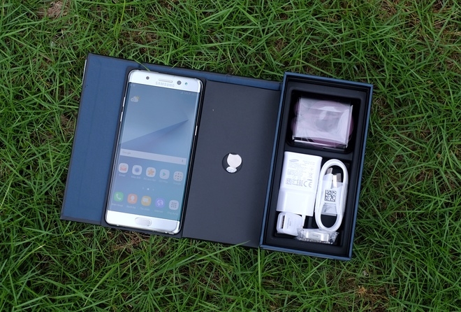 Mở hộp Galaxy Note 7 sắp bán ở Việt Nam
