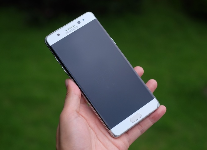 Mở hộp Galaxy Note 7 sắp bán ở Việt Nam