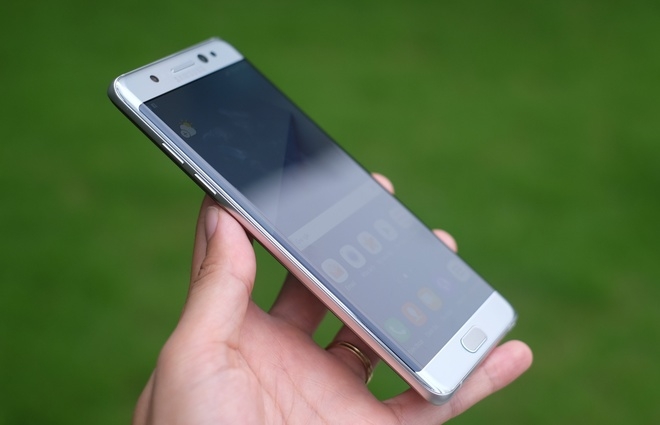 Mở hộp Galaxy Note 7 sắp bán ở Việt Nam
