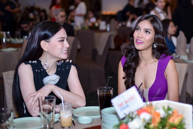 Lan Khue, Pham Huong do sac khi cung tham gia su kien hinh anh 2
