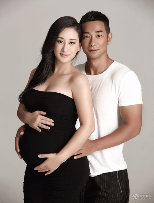 trieu-van-trac-gay-soc-khi-khoa-than-cung-vo-bau-2