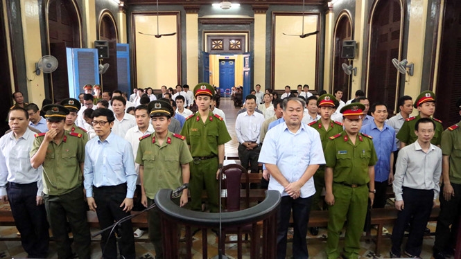 Xét xử Phạm Công Danh, Trần Ngọc Bích, Tân Hiệp Phát, Phạm Công Danh, xét xử Phạm Công Danh, Trần Ngọc Bích, Tân Hiệp Phát, đại án nghìn tỷ, nhân viên ngân hàng, đại án 9000 tỷ, Hứa Thị Phấn, Hà Văn Thắm