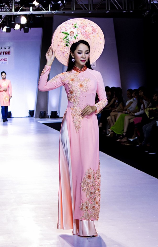 Lan Khue tro lai san catwalk sau nhieu thang vang bong hinh anh 5