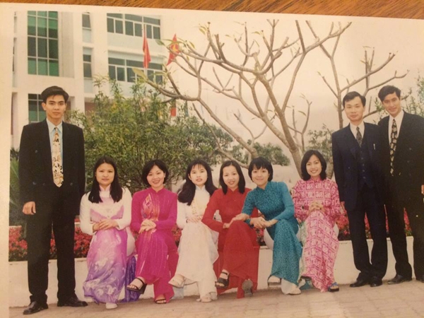 ban-be-tiet-lo-hinh-anh-20-nam-truoc-cua-mc-thao-van-2