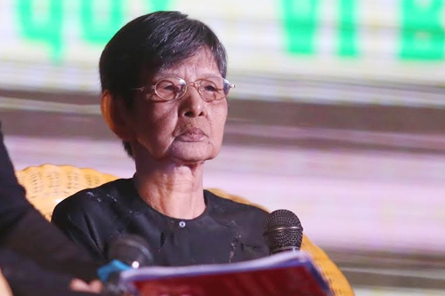 ke-bat-coc-con-dai-gia-dinh-nho-dac-nhiem-cho-di-tron-vi-tuong-xe-om-2