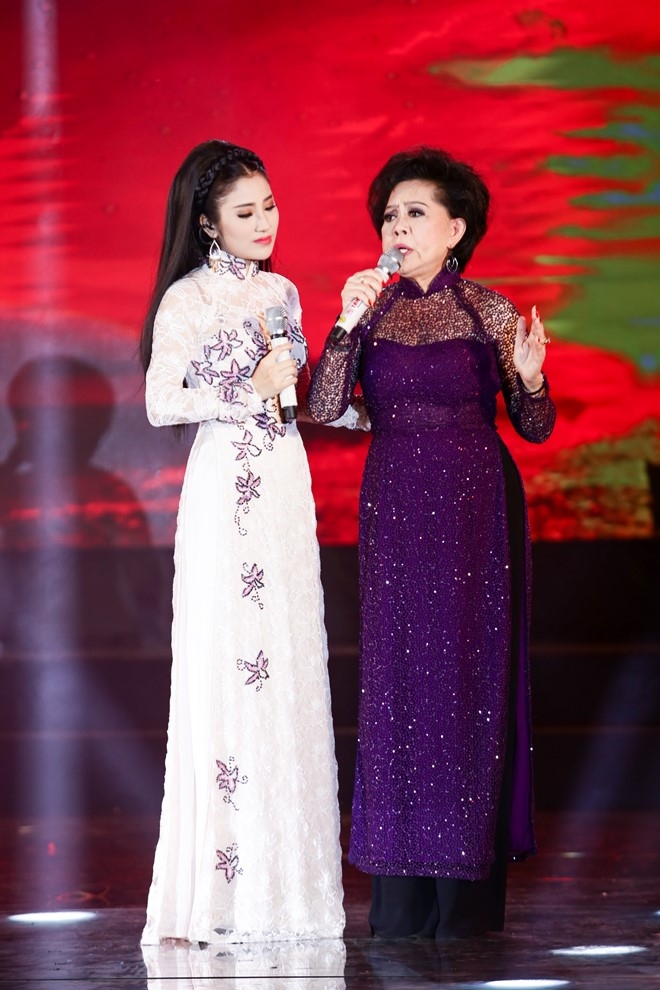 A quan The Voice ung ho chi gai ra mat dem nhac bolero hinh anh 6